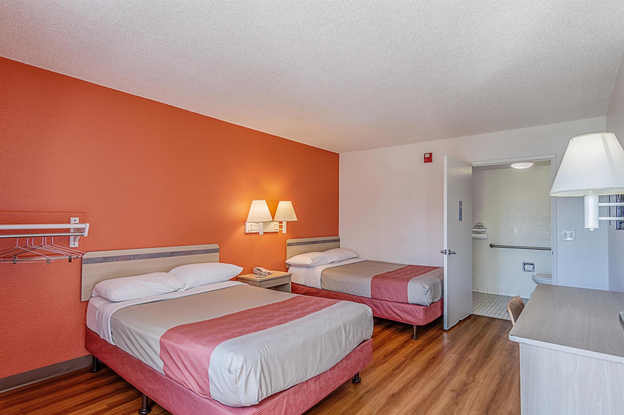 Park Inn By Radisson, Модесто Екстериор снимка