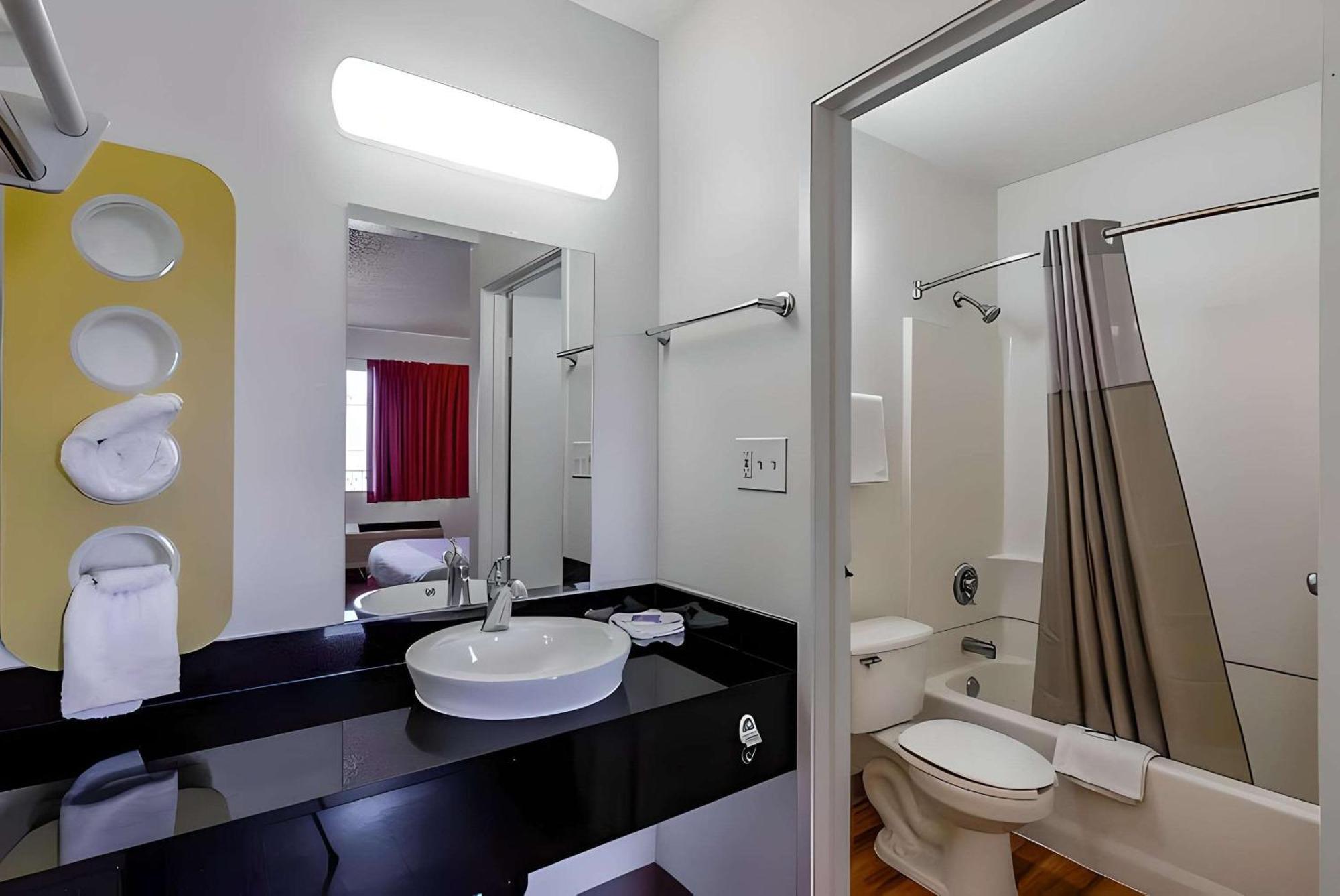 Park Inn By Radisson, Модесто Екстериор снимка