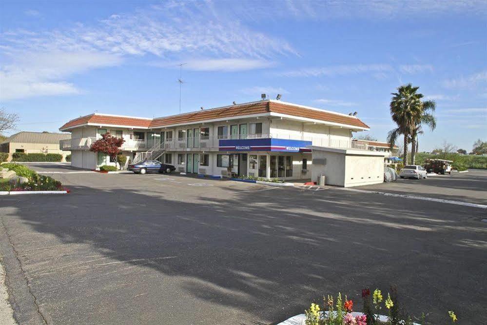 Park Inn By Radisson, Модесто Екстериор снимка