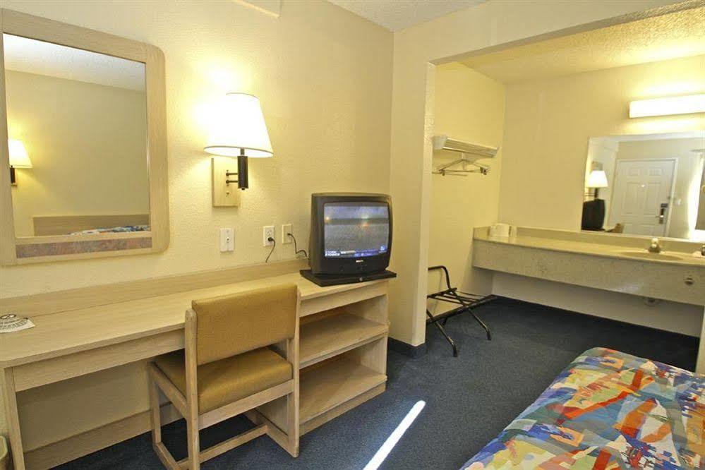 Park Inn By Radisson, Модесто Екстериор снимка